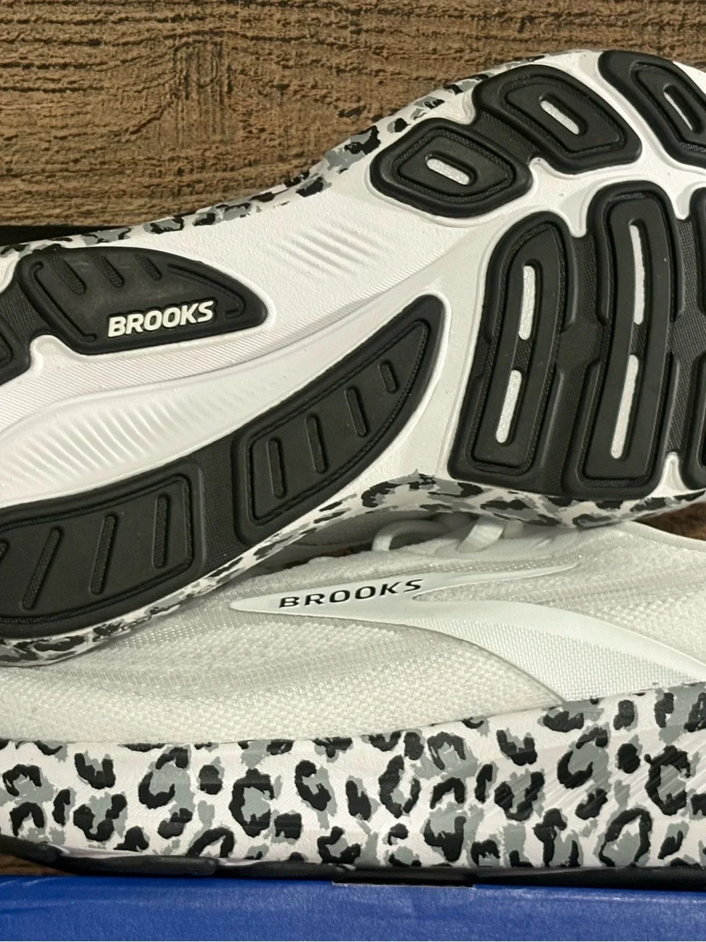 Brooks White Sneakers with Black & Gray Leopard-Print Midsole - Picture 6 of 6